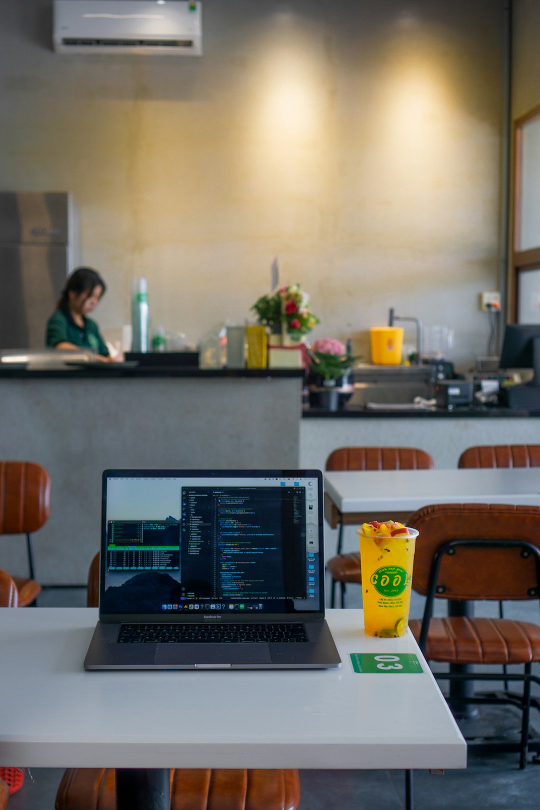laptop-drink-and-a-cafe-scene-rzkwdikyioa